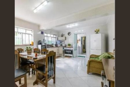 Casa à venda com 232m², 3 quartos e 2 vagasFoto 03