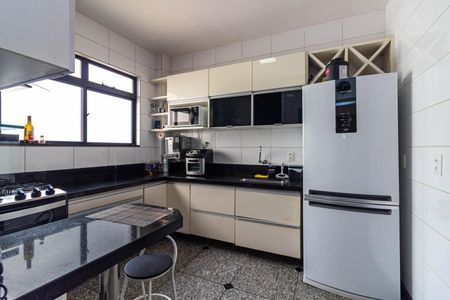 Apartamento à venda com 239m², 4 quartos e 4 vagasCozinha