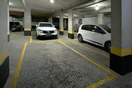 Apartamento à venda com 129m², 4 quartos e 2 vagas Apartamento à venda com 129m², 4 quartos e 2 vagasVagas