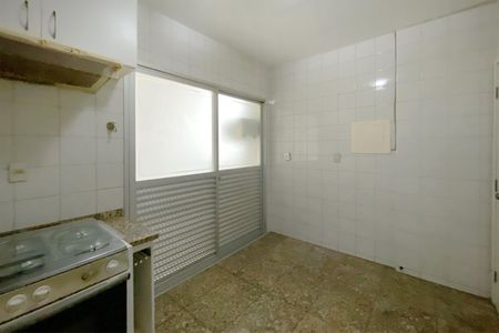 Apartamento à venda com 129m², 4 quartos e 2 vagas Apartamento à venda com 129m², 4 quartos e 2 vagasCozinha