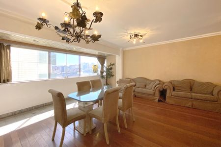 Apartamento à venda com 129m², 4 quartos e 2 vagas Apartamento à venda com 129m², 4 quartos e 2 vagasSala