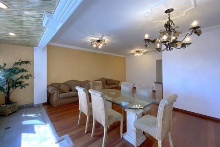 Apartamento à venda com 129m², 4 quartos e 2 vagas Apartamento à venda com 129m², 4 quartos e 2 vagasSala