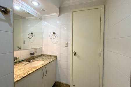 Apartamento à venda com 129m², 4 quartos e 2 vagas Apartamento à venda com 129m², 4 quartos e 2 vagasBanheiro