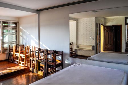 Sala de casa de condomínio para alugar com 4 quartos, 300m² em Nonoai, Porto Alegre