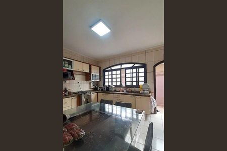 Casa à venda com 192m², 3 quartos e 2 vagas