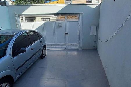 Casa à venda com 74m², 2 quartos e 2 vagas