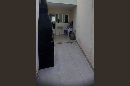 Casa à venda com 74m², 2 quartos e 2 vagas