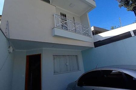 Casa à venda com 74m², 2 quartos e 2 vagas