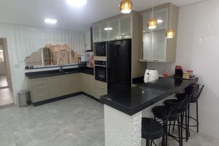 Casa à venda com 197m², 3 quartos e 2 vagas
