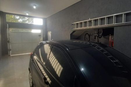 Casa à venda com 169m², 4 quartos e 2 vagas