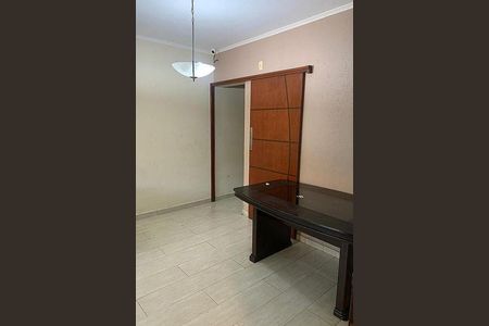 Casa à venda com 183m², 3 quartos e 4 vagas