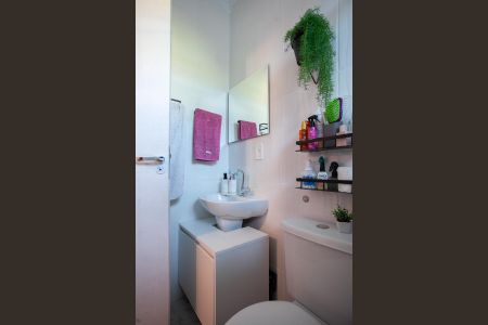 Casa de condomínio à venda com 103m², 2 quartos e 1 vaga Casa de condomínio à venda com 103m², 2 quartos e 1 vagaBanheiro da Suíte 1