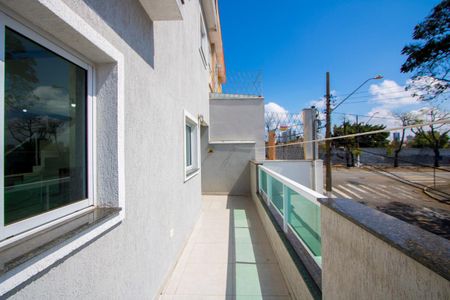 Casa à venda com 160m², 3 quartos e 4 vagas Casa à venda com 160m², 3 quartos e 4 vagasVaranda da sala