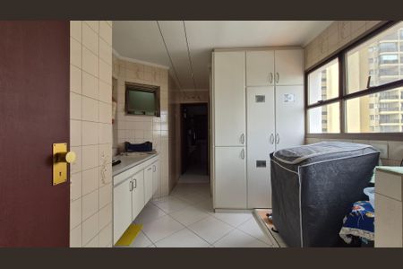 Apartamento à venda com 135m², 3 quartos e 2 vagas Apartamento à venda com 135m², 3 quartos e 2 vagasÁrea de Serviço