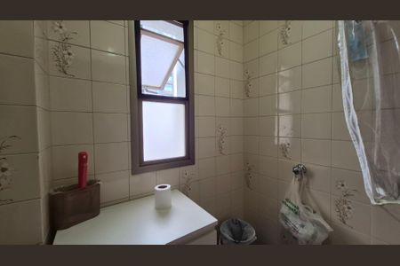 Apartamento à venda com 135m², 3 quartos e 2 vagas Apartamento à venda com 135m², 3 quartos e 2 vagasBanheiro de Serviço