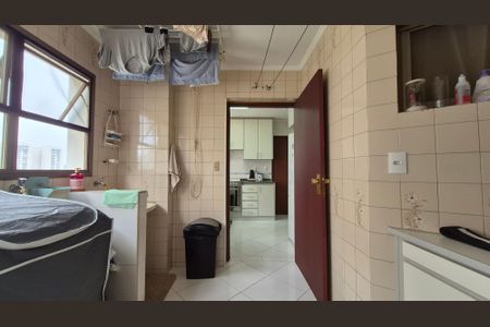 Apartamento à venda com 135m², 3 quartos e 2 vagas Apartamento à venda com 135m², 3 quartos e 2 vagasÁrea de Serviço