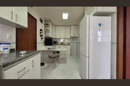 Apartamento à venda com 135m², 3 quartos e 2 vagas Apartamento à venda com 135m², 3 quartos e 2 vagasCozinha