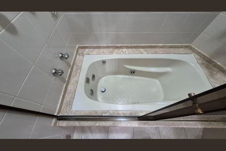 Apartamento à venda com 135m², 3 quartos e 2 vagas Apartamento à venda com 135m², 3 quartos e 2 vagasBanheiro Social