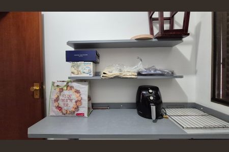 Apartamento à venda com 135m², 3 quartos e 2 vagas Apartamento à venda com 135m², 3 quartos e 2 vagasQuarto de Serviço