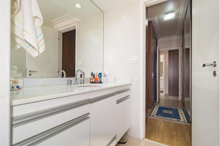 Apartamento à venda com 160m², 3 quartos e 3 vagas Apartamento à venda com 160m², 3 quartos e 3 vagasBanheiro - Suíte 2