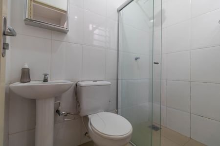 Banheiro de kitnet/studio para alugar com 1 quarto, 30m² em Cidade Universitária, Campinas