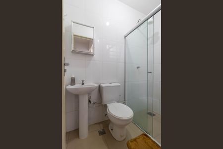 Banheiro de kitnet/studio para alugar com 1 quarto, 30m² em Cidade Universitária, Campinas
