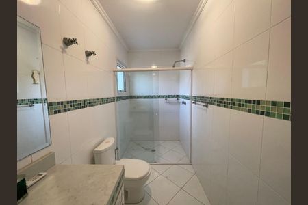 Casa de condomínio para alugar com 500m², 6 quartos e 8 vagasBanheiro Suíte 1