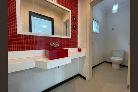 Casa de condomínio para alugar com 500m², 6 quartos e 8 vagasBanheiro 2