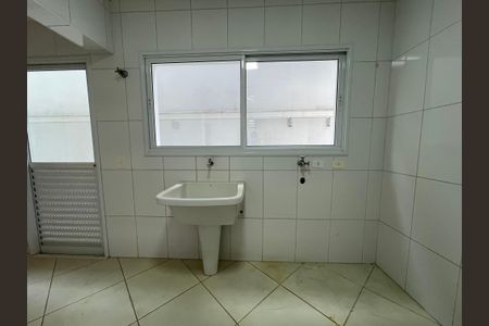 Casa de condomínio para alugar com 500m², 6 quartos e 8 vagasÁrea de Serviço