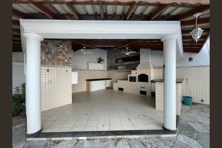 Casa de condomínio para alugar com 500m², 6 quartos e 8 vagasChurrasqueira