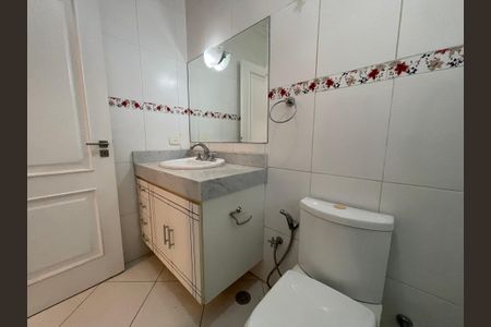 Casa de condomínio para alugar com 500m², 6 quartos e 8 vagasBanheiro 1