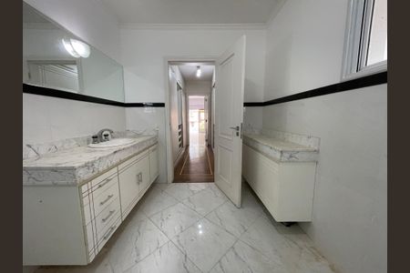 Casa de condomínio para alugar com 500m², 6 quartos e 8 vagasBanheiro Suíte 2