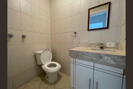 Casa de condomínio para alugar com 500m², 6 quartos e 8 vagasBanheiro 3