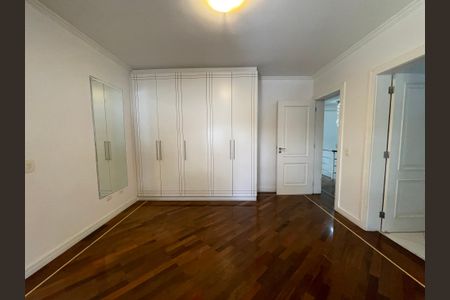 Casa de condomínio para alugar com 500m², 6 quartos e 8 vagasSuíte 3