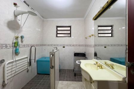 Casa à venda com 232m², 3 quartos e 5 vagas Casa à venda com 232m², 3 quartos e 5 vagasBanheiro da Suíte