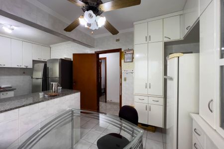 Casa à venda com 232m², 3 quartos e 5 vagas Casa à venda com 232m², 3 quartos e 5 vagasCopa