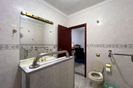 Casa à venda com 232m², 3 quartos e 5 vagas Casa à venda com 232m², 3 quartos e 5 vagasBanheiro da Suíte