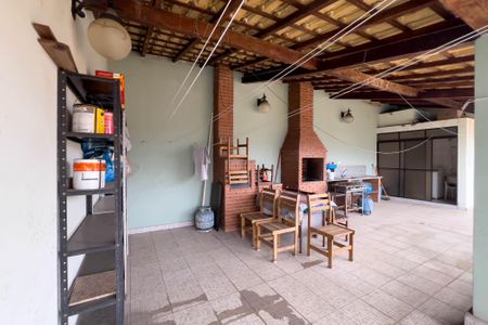 Casa à venda com 232m², 3 quartos e 5 vagas Casa à venda com 232m², 3 quartos e 5 vagasÁrea de Serviço