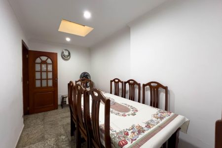 Casa à venda com 232m², 3 quartos e 5 vagas Casa à venda com 232m², 3 quartos e 5 vagasSala de jantar