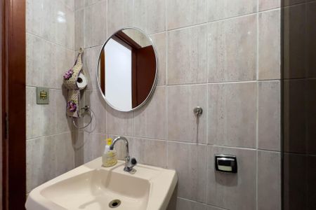 Casa à venda com 232m², 3 quartos e 5 vagas Casa à venda com 232m², 3 quartos e 5 vagasBanheiro