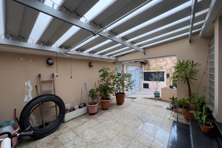 Casa à venda com 232m², 3 quartos e 5 vagas Casa à venda com 232m², 3 quartos e 5 vagasEntrada