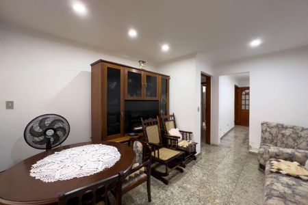 Casa à venda com 232m², 3 quartos e 5 vagasSala