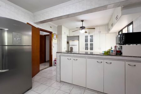 Casa à venda com 232m², 3 quartos e 5 vagas Casa à venda com 232m², 3 quartos e 5 vagasCozinha