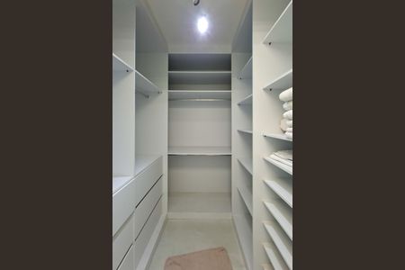 Apartamento para alugar com 151m², 3 quartos e 3 vagasCloset da suíte