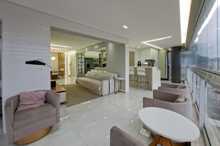 Apartamento para alugar com 151m², 3 quartos e 3 vagasSacada