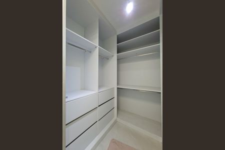 Apartamento para alugar com 151m², 3 quartos e 3 vagasCloset da suíte