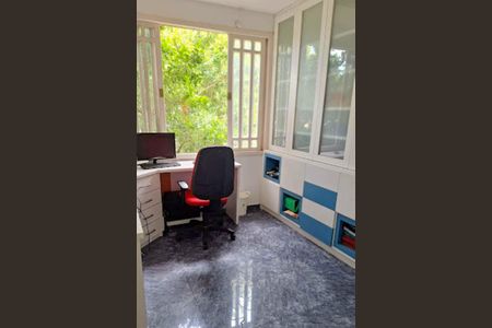 Casa de condomínio à venda com 200m², 3 quartos e 3 vagas Casa de condomínio à venda com 200m², 3 quartos e 3 vagasQuarto 2
