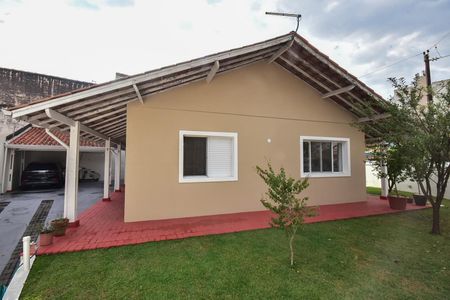 Casa à venda com 321m², 3 quartos e 7 vagasFachada Posterior