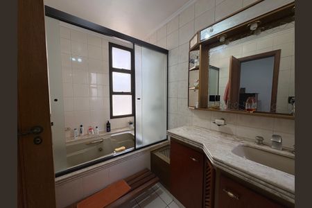 Casa à venda com 157m², 4 quartos e 2 vagasBanheiro da Suíte