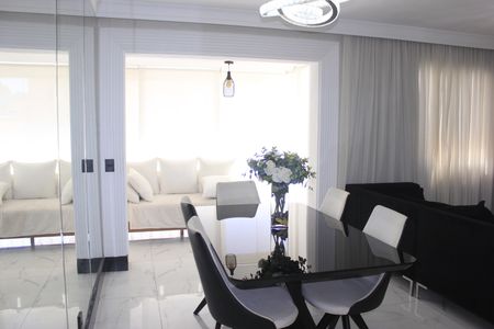 Apartamento à venda com 115m², 4 quartos e 2 vagasSala